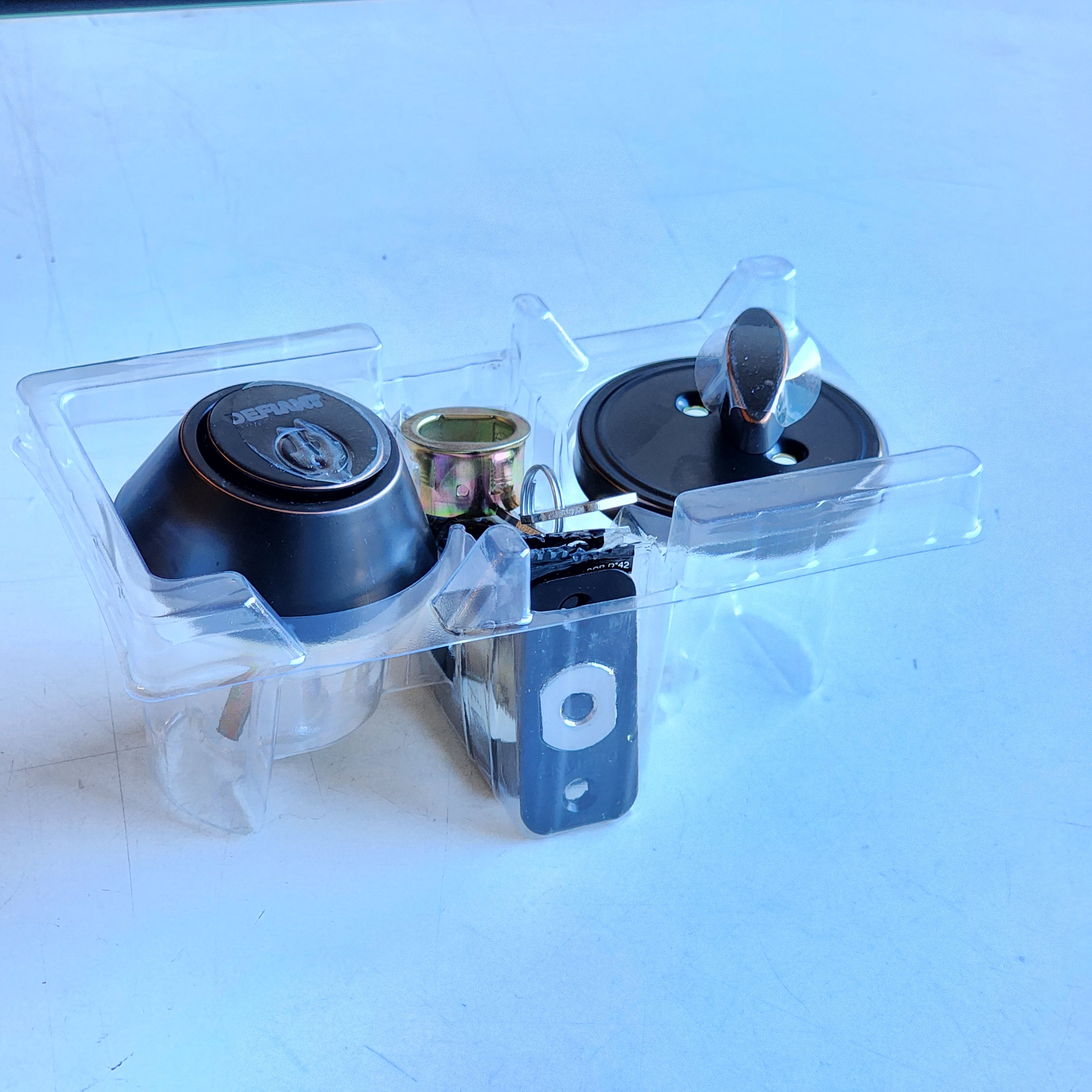 Aged Bronze Single Cylinder Deadbolt (32DDX71) Aged Bronze Single Cylinder Deadbolt (32DDX71)